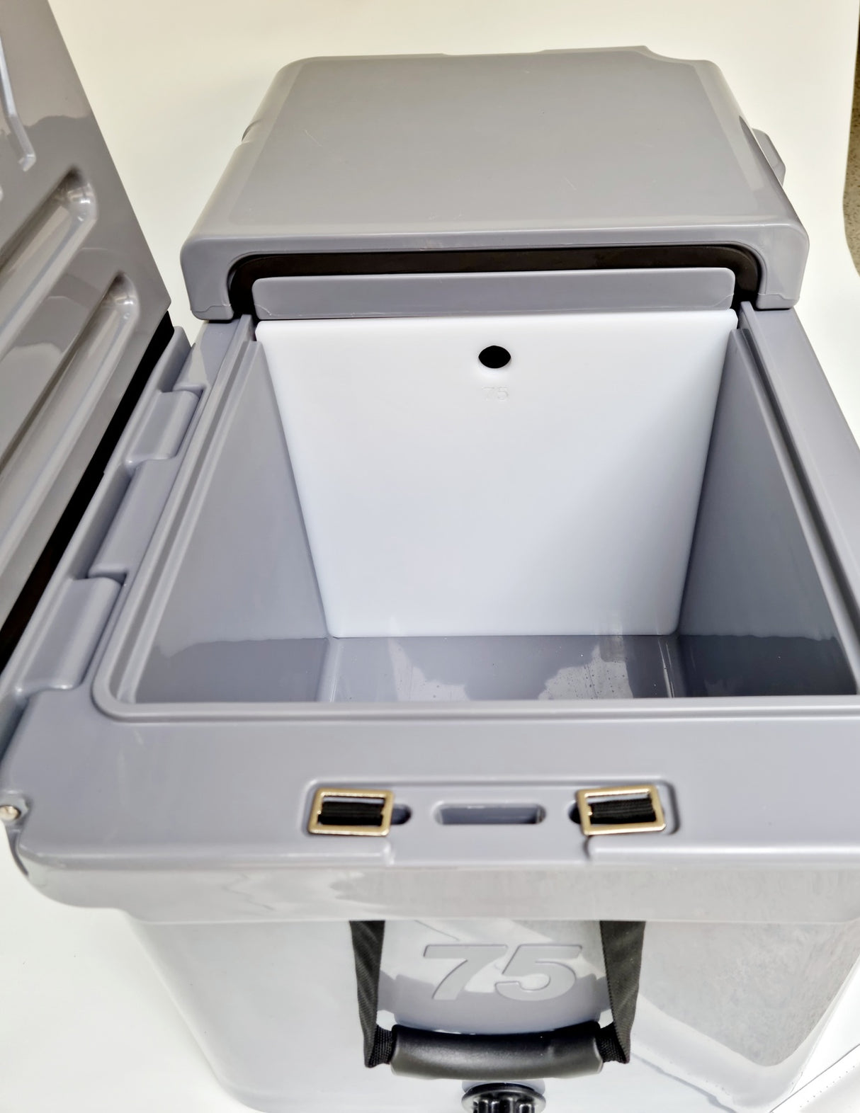ICEY TEK 75L cooler divider and chopping board — side view